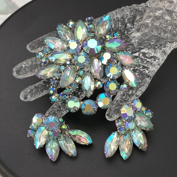 Vintage Art Glass Aurora Borealis Blue Silver Brooch Pin Clip Earrings Unsigned - Picture 4 of 5